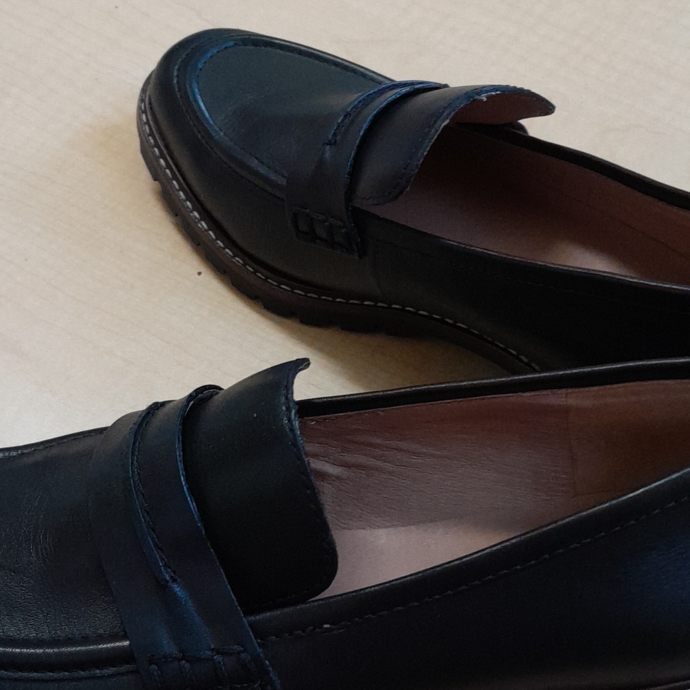 NWOT BLACK Leather Lugsole Loafers Size 8 - Picture 7 of 17